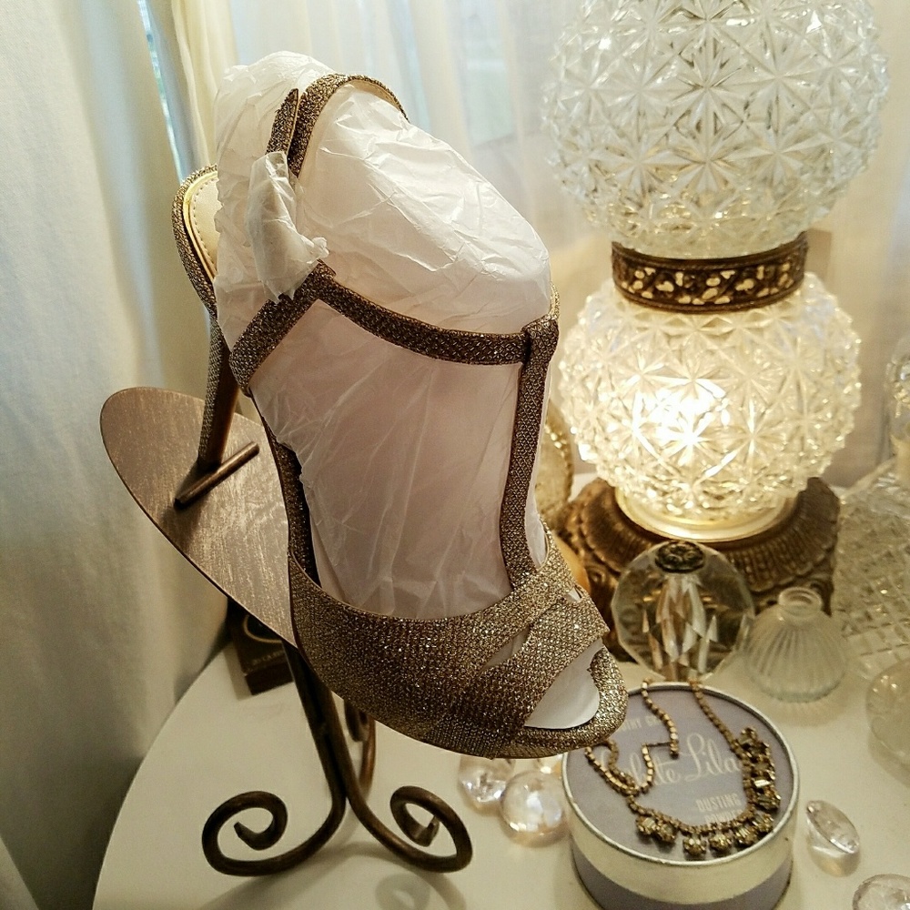 🍃Jessica Simpson🍃Golden Lady Sparkly